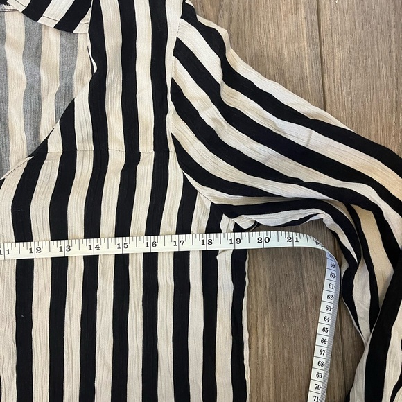 Amuse Society Always Something Black & Cream Striped Button Front Blouse SM - Picture 9 of 10